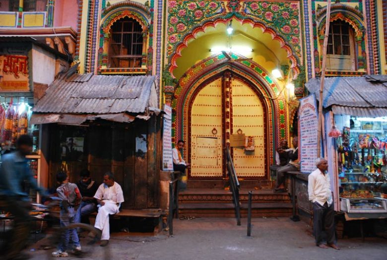 Main-Gate-of-Dwarkadheesh-Temple-Mathura-780x523-2
